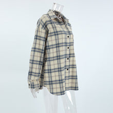 Laden Sie das Bild in den Galerie-Viewer, Woman Drop Shoulder Oversized Plaid Shirt
