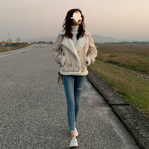 Add fleece and thick integrated motorcycle clothing for women 2024 winter new fried street imitation lamb hair thin short coat