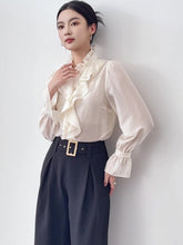 Laden Sie das Bild in den Galerie-Viewer, Frilled Stand Collar Blouse
