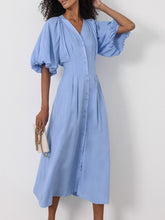 Charger l&#39;image dans la galerie, Elegant Blue Cotton Linen V Neck Puff Sleeve Button Up Midi Dress
