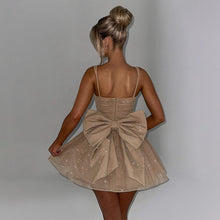 Laden Sie das Bild in den Galerie-Viewer, Spaghetti Strapless A Line Sequin Bow Party Dress
