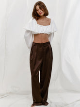 Laden Sie das Bild in den Galerie-Viewer, White Imitated Acetate Square Neck Satin Frill Sleeve Crop Blouse
