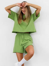 Laden Sie das Bild in den Galerie-Viewer, Green Short Sleeve T shirt Shorts Sporty Two Piece Set
