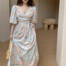 Laden Sie das Bild in den Galerie-Viewer, Puff Sleeve Wrap and Tie Floral Slim Midi Dress
