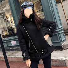 Load image into Gallery viewer, Add fleece and thick integrated motorcycle clothing for women 2024 winter new fried street imitation lamb hair thin short coat
