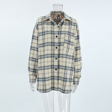 Laden Sie das Bild in den Galerie-Viewer, Woman Drop Shoulder Oversized Plaid Shirt
