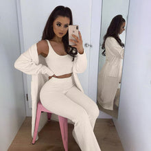 Laden Sie das Bild in den Galerie-Viewer, Ladies Autumn Winter Homewear Fashion Furry Sashes Three-piece Set Lounge Wear Bath Night Robe
