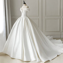 Load image into Gallery viewer, Off Shoulder Bridal Big Train French Style Wedding Dress
