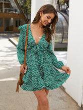 Load image into Gallery viewer, women trendy clothes lovely knot front V neck long sleeve 2-layer flouce hem green short boho dress
