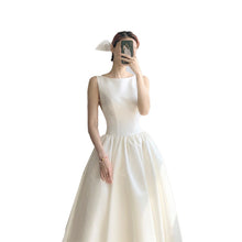 Load image into Gallery viewer, Simple Sleeveless Light Wedding Dress 2022 New Design Satin Long Graduation Travel Shooting Civil Wedding Gown
